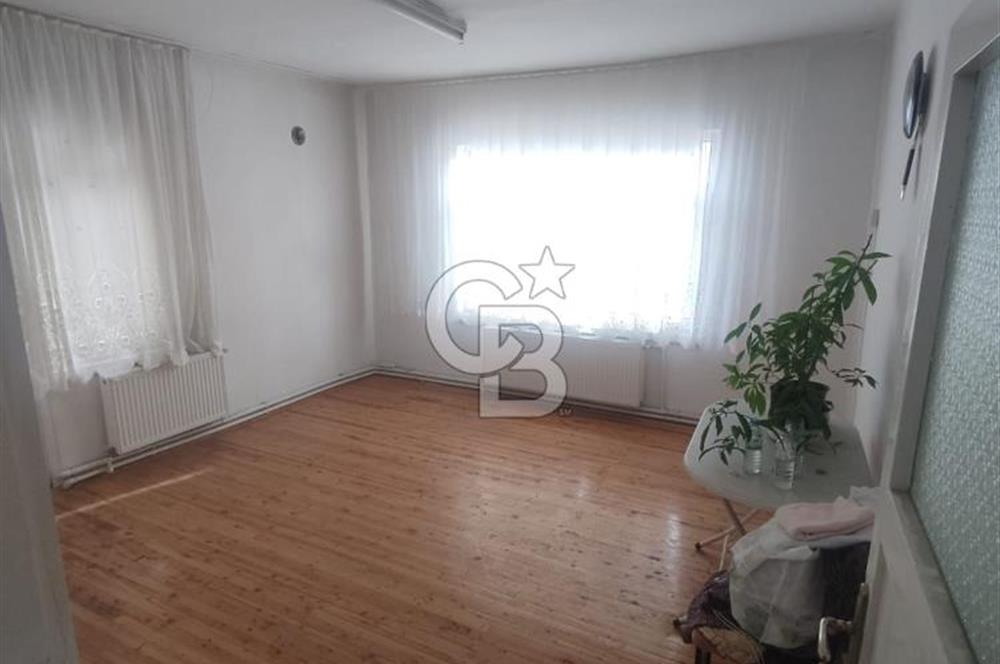 Valilik Karşında Satılık 3+1 Daire