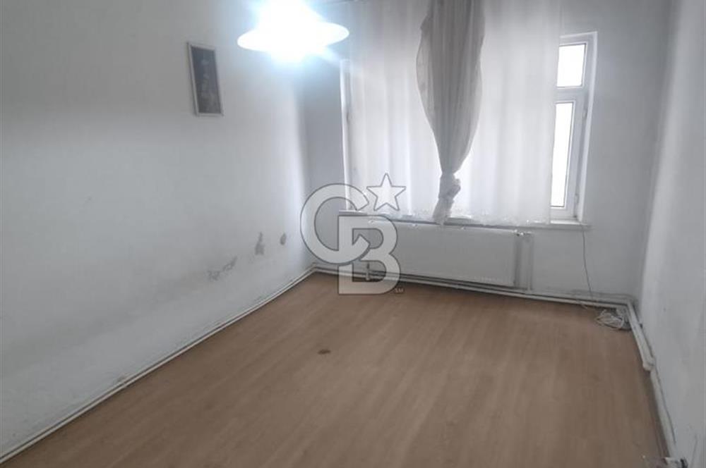 Valilik Karşında Satılık 3+1 Daire