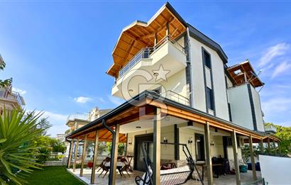 Ayvalık Altınova'da Denize 35 metre, Nezih Lokasyon da Villa