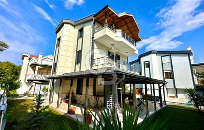 Ayvalık Altınova'da Denize 35 metre, Nezih Lokasyon da Villa