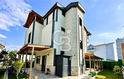 Ayvalık Altınova'da Denize 35 metre, Nezih Lokasyon da Villa