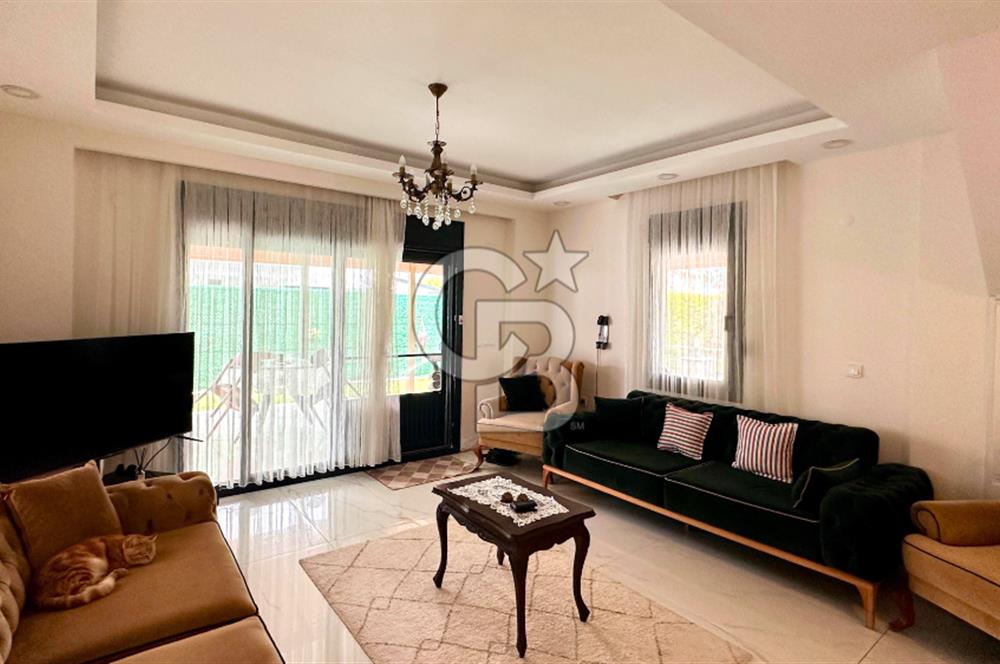 Ayvalık Altınova'da Denize 35 metre, Nezih Lokasyon da Villa