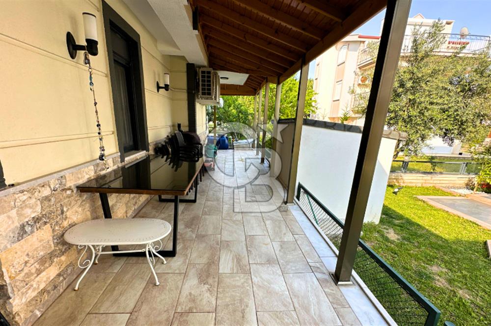 Ayvalık Altınova'da Denize 35 metre, Nezih Lokasyon da Villa