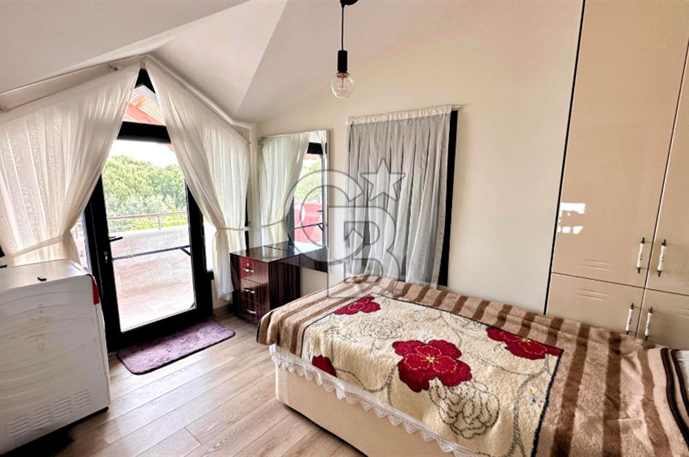 Ayvalık Altınova'da Denize 35 metre, Nezih Lokasyon da Villa