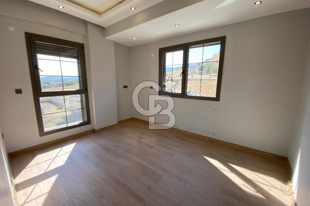 Taş Kaplama, Elektrikli Panjur, Klima, 1. Sınıf Yapı ve Malzeme Kalitesi, Açık Otoparklı  Satılık 2+1