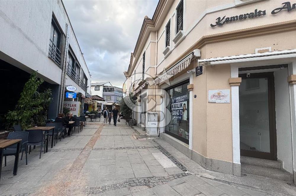 İZMİR, KEMERALTI, ANTİKACILARDA SU BAĞLANTILI 25 M2 DÜKKAN