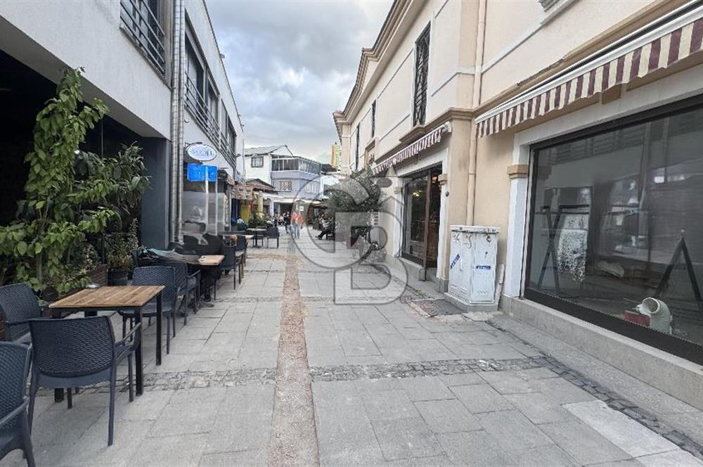 İZMİR, KEMERALTI, ANTİKACILARDA SU BAĞLANTILI 25 M2 DÜKKAN