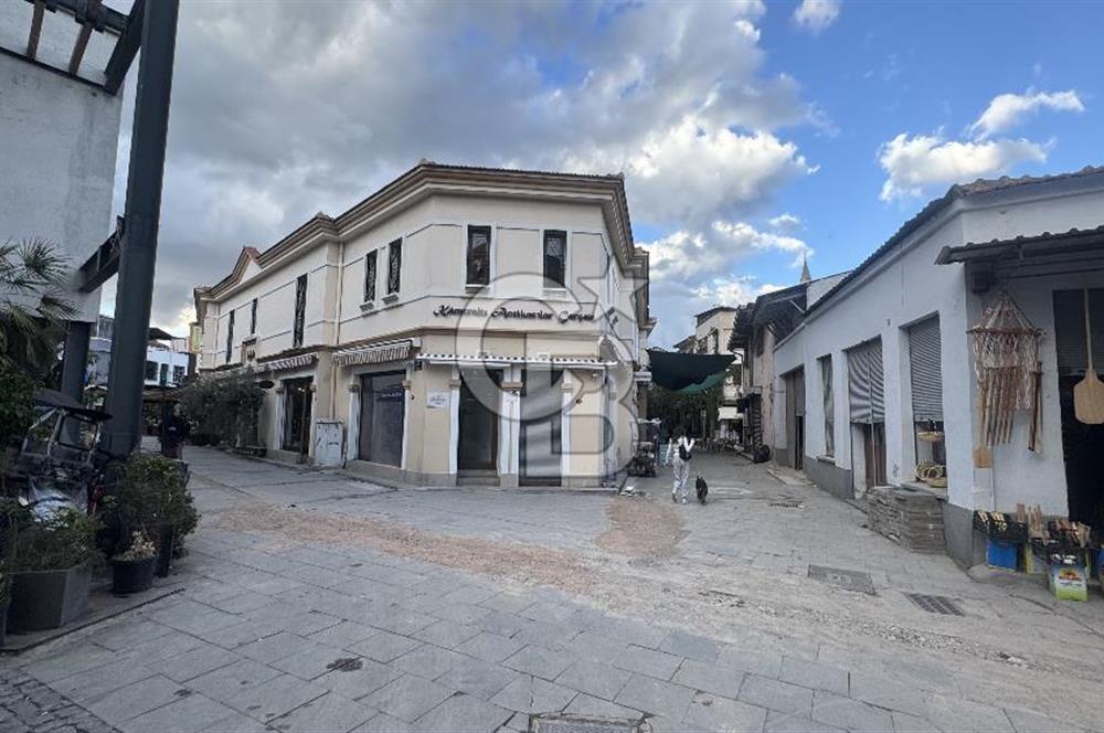 İZMİR, KEMERALTI, ANTİKACILARDA SU BAĞLANTILI 25 M2 DÜKKAN