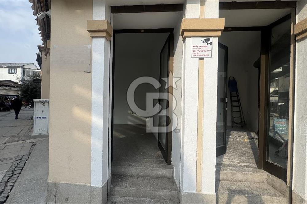 İZMİR, KEMERALTI, ANTİKACILARDA SU BAĞLANTILI 25 M2 DÜKKAN