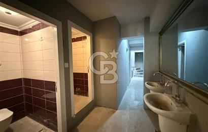 ŞAŞMAZ SANAYİ MERKEZDE BULVAR CEPHELİ SATILIK 5 KATLI KOMPLE BİNA