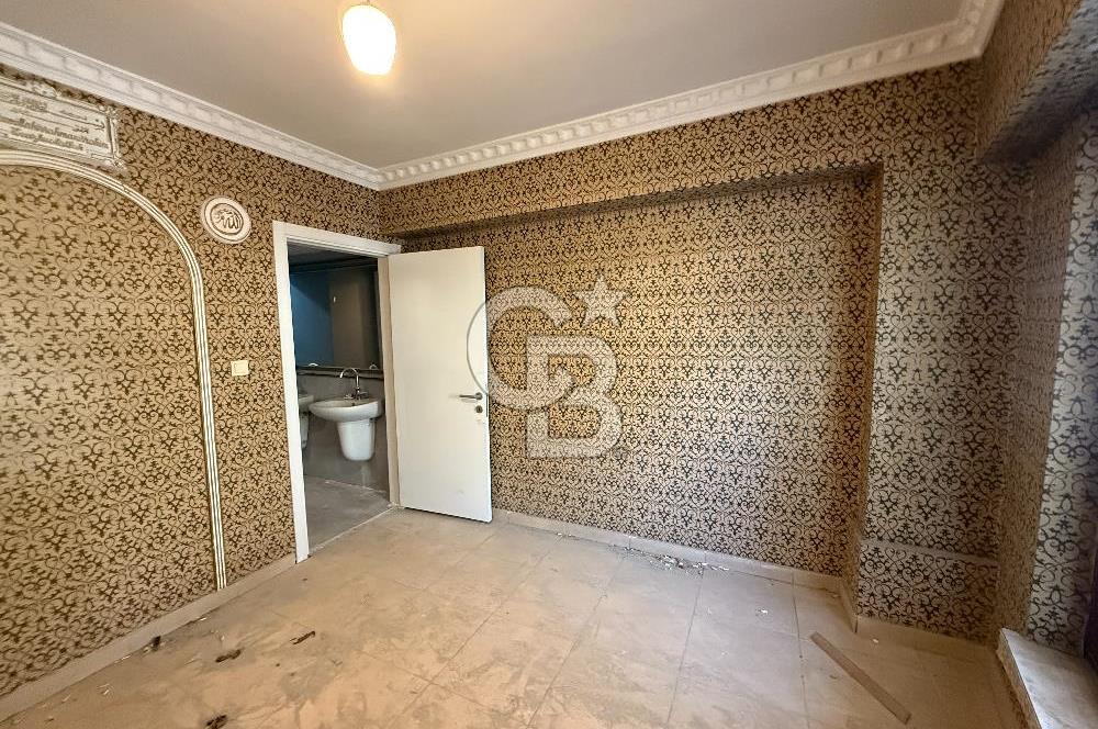 ŞAŞMAZ SANAYİ MERKEZDE BULVAR CEPHELİ SATILIK 5 KATLI KOMPLE BİNA