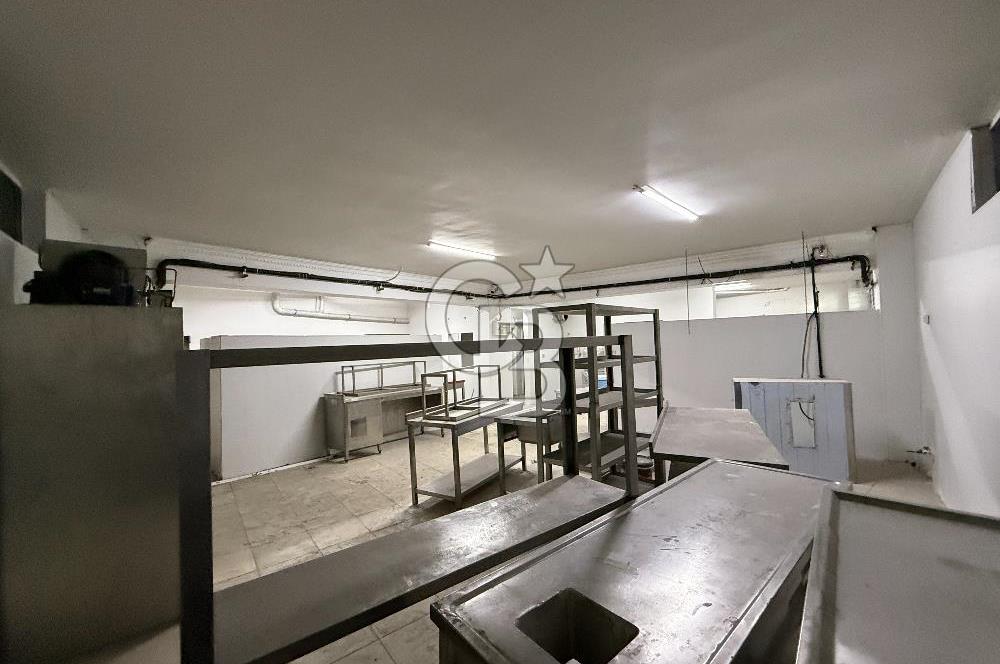 ŞAŞMAZ SANAYİ MERKEZDE BULVAR CEPHELİ SATILIK 5 KATLI KOMPLE BİNA