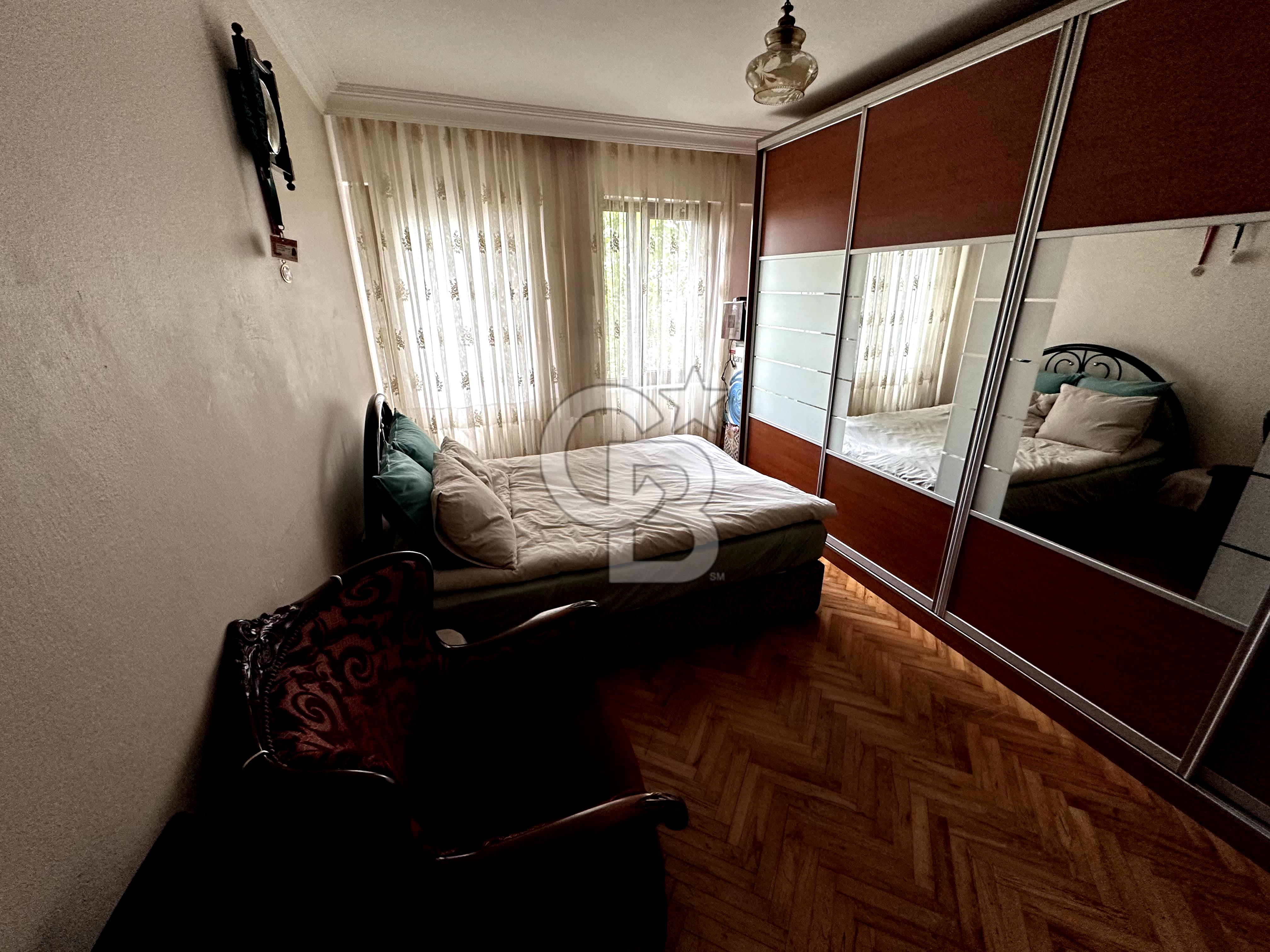 Üsküdar Merkezde Satılık 3+1 Arakat Daire