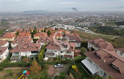 Selçuklu Konaklarında | Güvenlikli,Havuzlu 5+1 Tripleks Villa