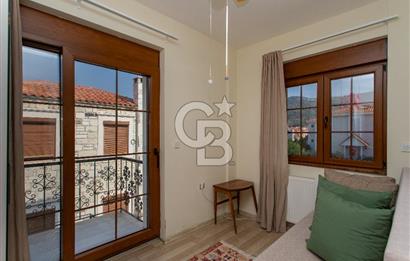 Eski Foça Atatürk Mah. Satılık 3+1 Tam Müstakil Havuzlu Villa