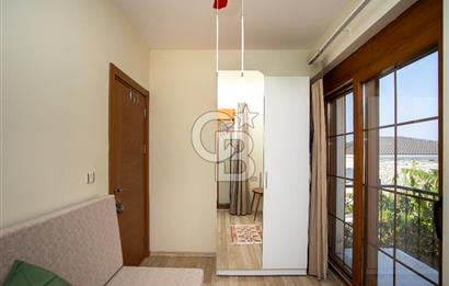 Eski Foça Atatürk Mah. Satılık 3+1 Tam Müstakil Havuzlu Villa