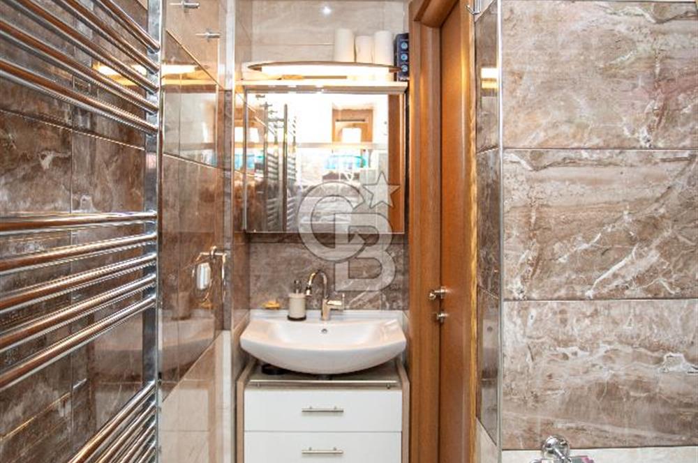 Eski Foça Atatürk Mah. Satılık 3+1 Tam Müstakil Havuzlu Villa