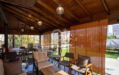 Eski Foça Atatürk Mah. Satılık 3+1 Tam Müstakil Havuzlu Villa