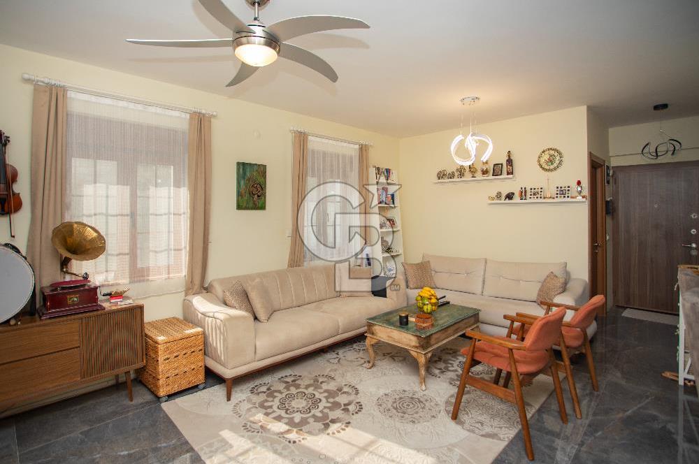 Eski Foça Atatürk Mah. Satılık 3+1 Tam Müstakil Havuzlu Villa