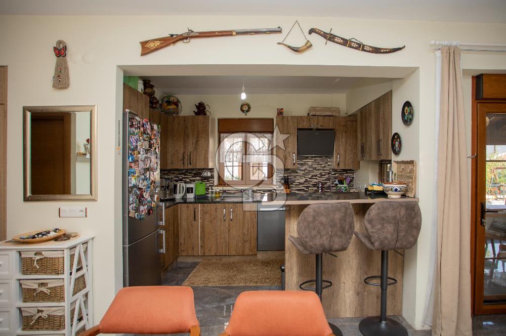 Eski Foça Atatürk Mah. Satılık 3+1 Tam Müstakil Havuzlu Villa