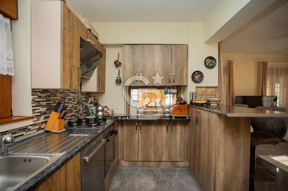 Eski Foça Atatürk Mah. Satılık 3+1 Tam Müstakil Havuzlu Villa