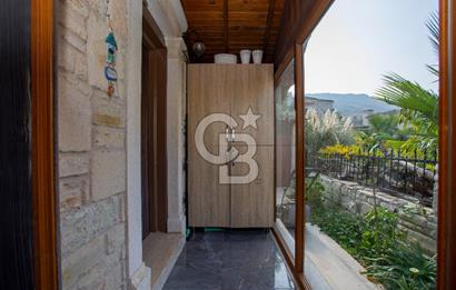 Eski Foça Atatürk Mah. Satılık 3+1 Tam Müstakil Havuzlu Villa