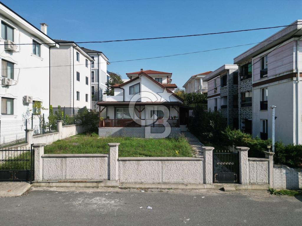 423m2 İçerisinde Tam Müstakil Ev