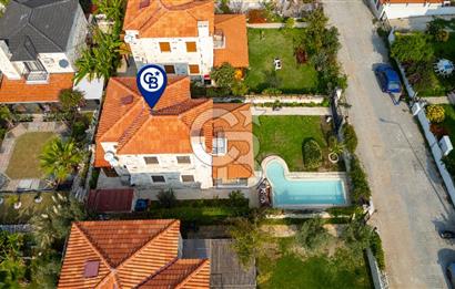 Eski Foça Atatürk Mah. Satılık 3+1 Tam Müstakil Havuzlu Villa