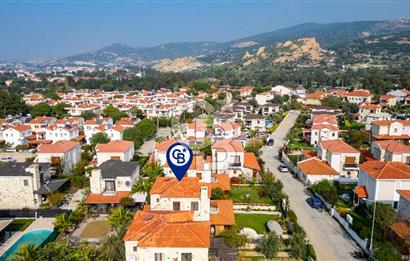 Eski Foça Atatürk Mah. Satılık 3+1 Tam Müstakil Havuzlu Villa