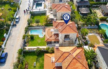 Eski Foça Atatürk Mah. Satılık 3+1 Tam Müstakil Havuzlu Villa