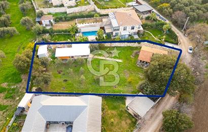 Foça Kozbeyli'de Satılık Arsa İçerisinde Taş Ev