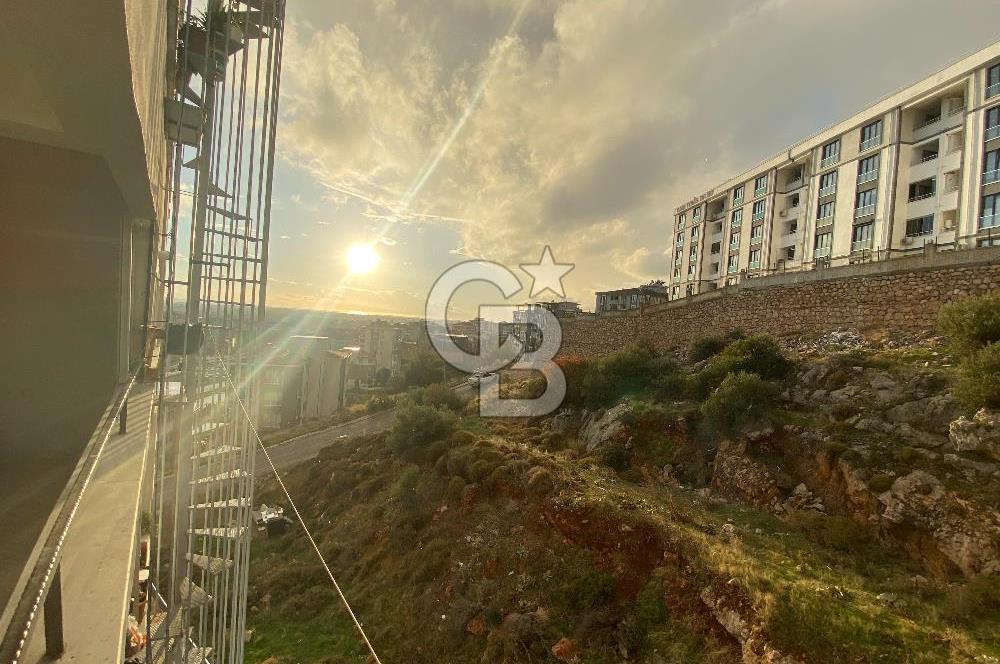 EDREMİT'TE 3+1 EŞYALI, ASANSÖRLÜ, KAPALI MUTFAKLI GENİŞ DAİRE