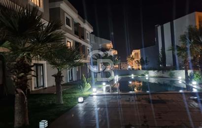 Menderes Cüneytbey Mahallesin de Havuzlu Sitede Ferah Daire