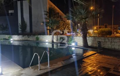 Menderes Cüneytbey Mahallesin de Havuzlu Sitede Ferah Daire