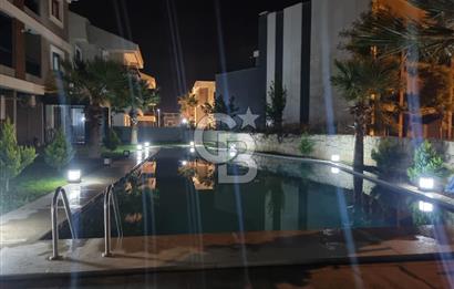 Menderes Cüneytbey Mahallesin de Havuzlu Sitede Ferah Daire