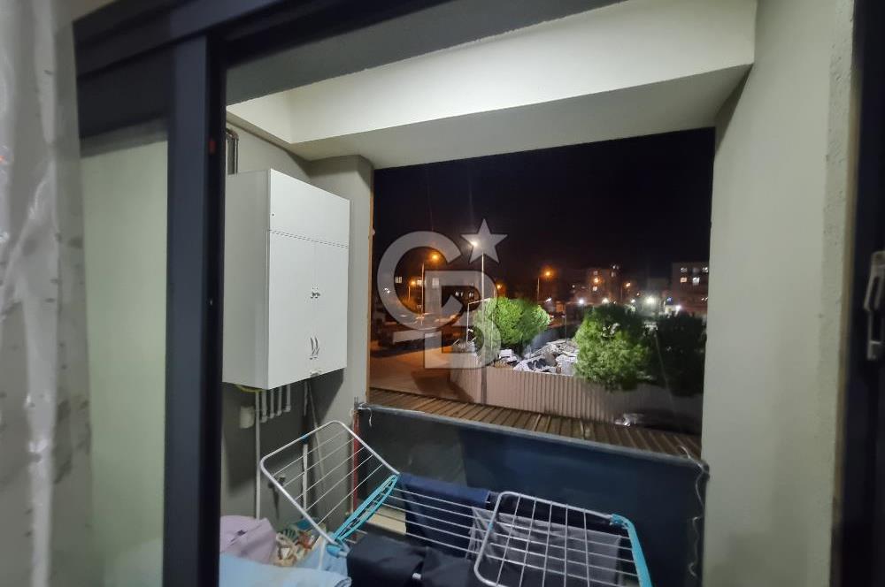 Menderes Cüneytbey Mahallesin de Havuzlu Sitede Ferah Daire