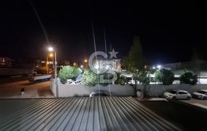 Menderes Cüneytbey Mahallesin de Havuzlu Sitede Ferah Daire