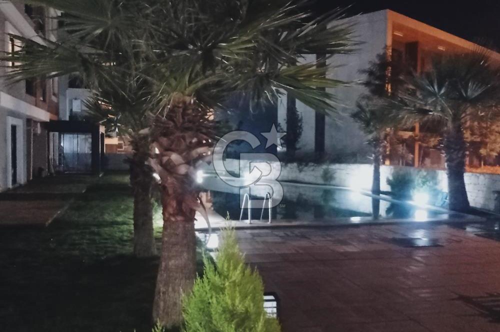 Menderes Cüneytbey Mahallesin de Havuzlu Sitede Ferah Daire