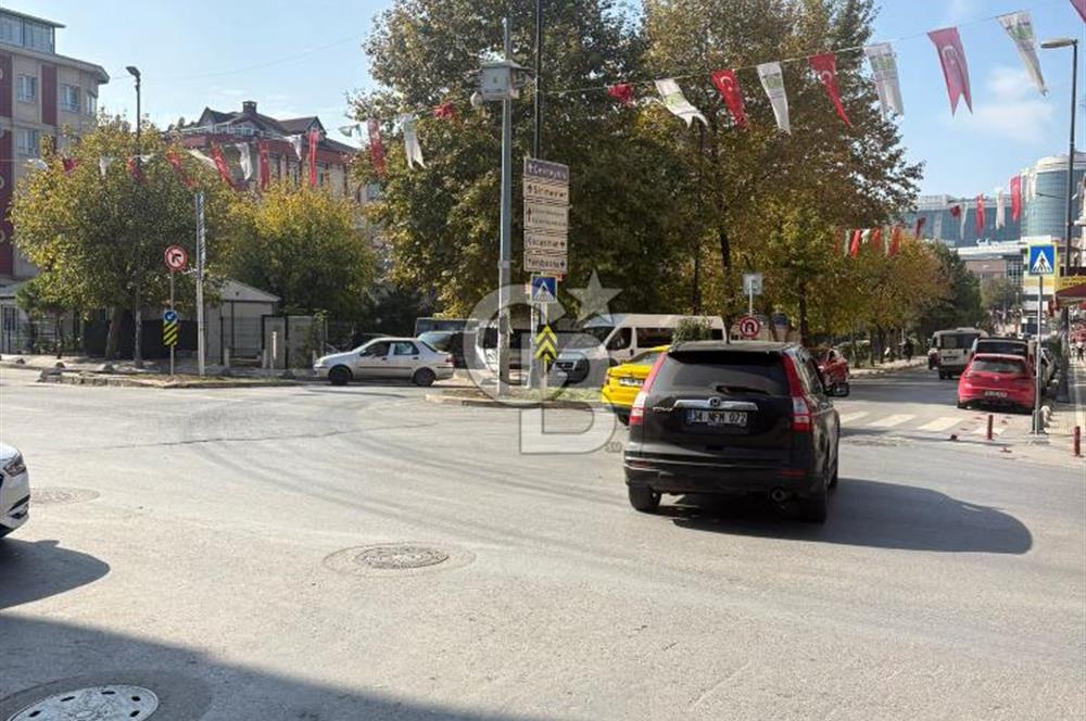 BAHÇELİEVLER DEVLET HASTANESİNE YÜRÜYEREK 3 DAKİKA EŞYALI KİRALIK DAİRE 