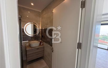 Çeşme'de Denize Sıfır Özel Plajlı ve Havuzlu 1+1 Daire