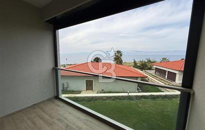 Çeşme'de Denize Sıfır Özel Plajlı ve Havuzlu 1+1 Daire