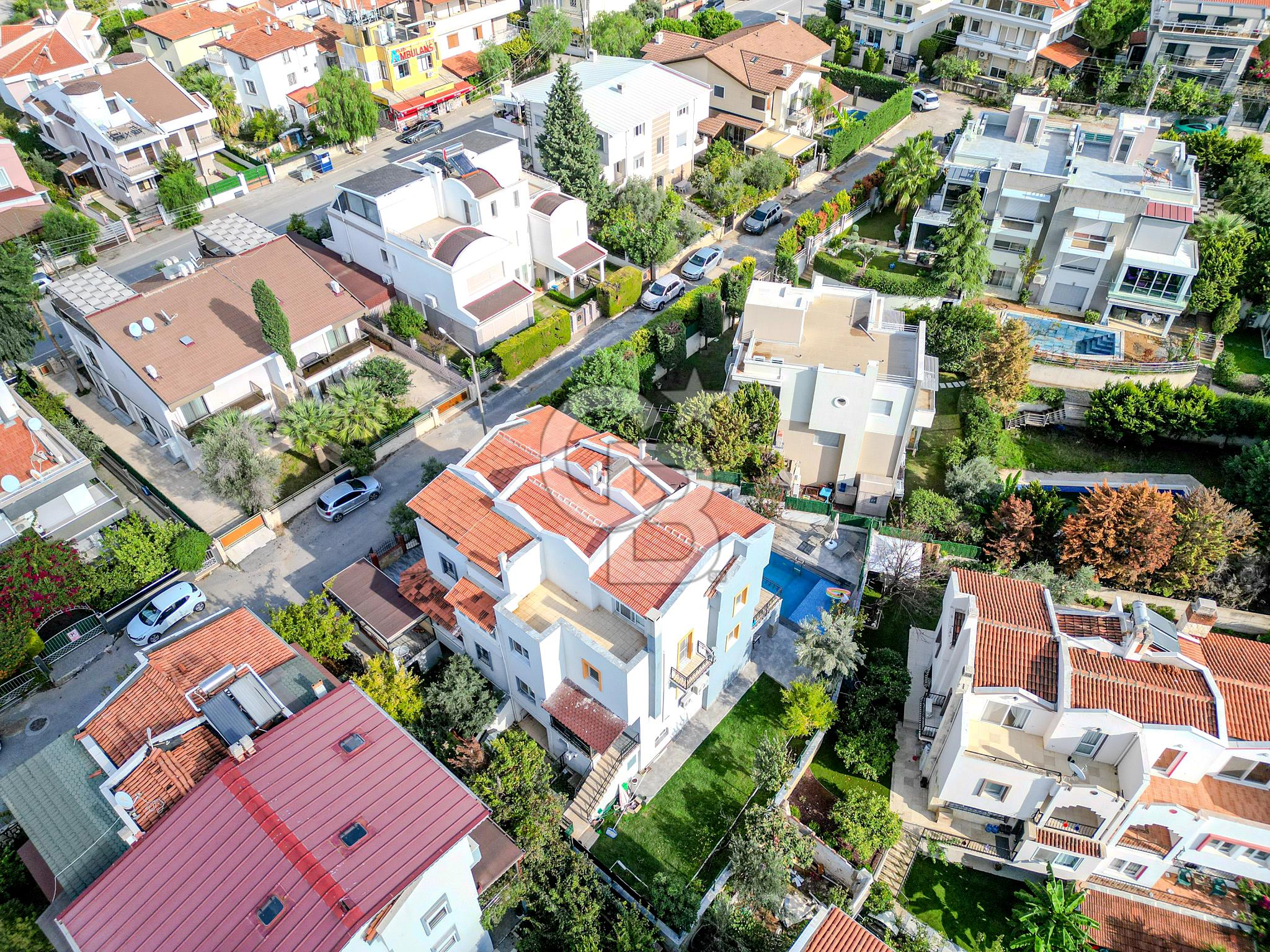 Güzelbahçe Kahramandere 4+2 Satılık İkiz Villa