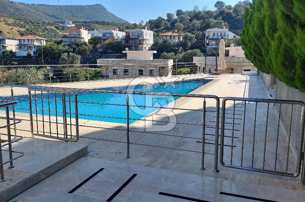 İZMİR YENİFOÇA GLORİA SİTESİ SATILIK 60 M2 TERASLI,2+1 DAİRE CB-PH