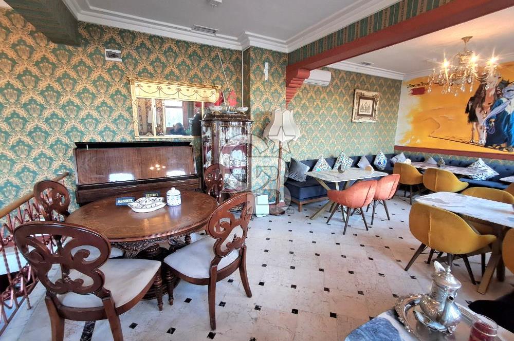 Balat'ta ana cadde üzerinde, deniz manzaralı devren kiralık cafe & restaurant