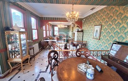 Balat'ta ana cadde üzerinde, deniz manzaralı devren kiralık cafe & restaurant