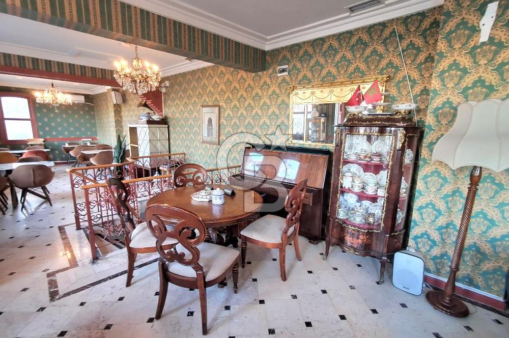 Balat'ta ana cadde üzerinde, deniz manzaralı devren kiralık cafe & restaurant
