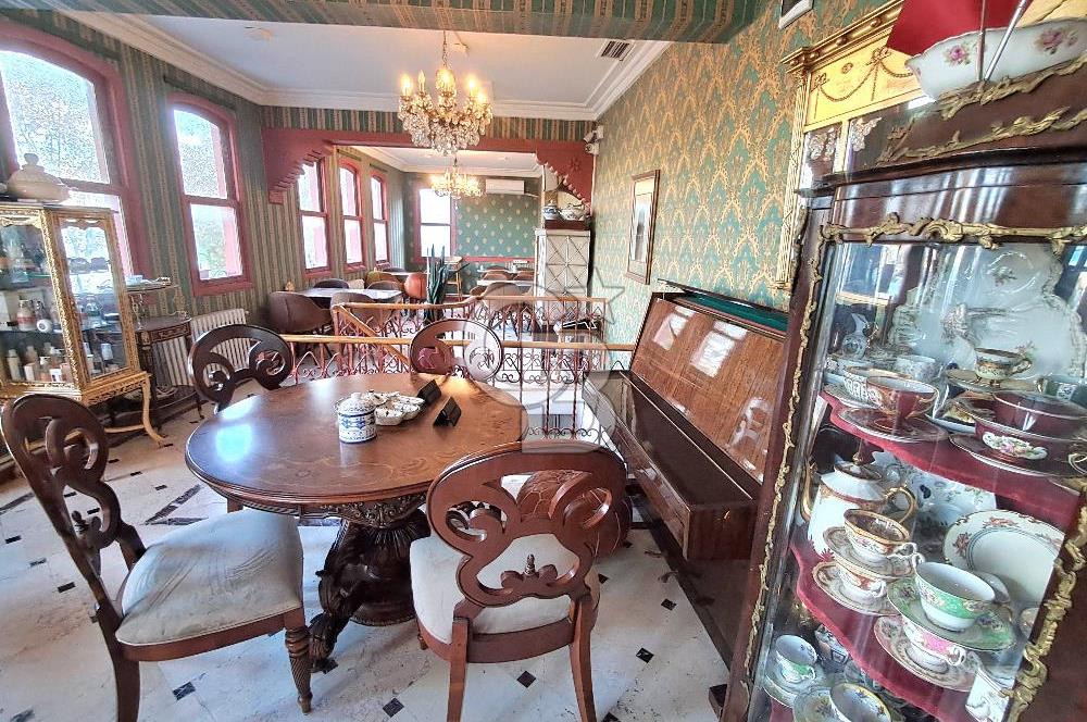 Balat'ta ana cadde üzerinde, deniz manzaralı devren kiralık cafe & restaurant