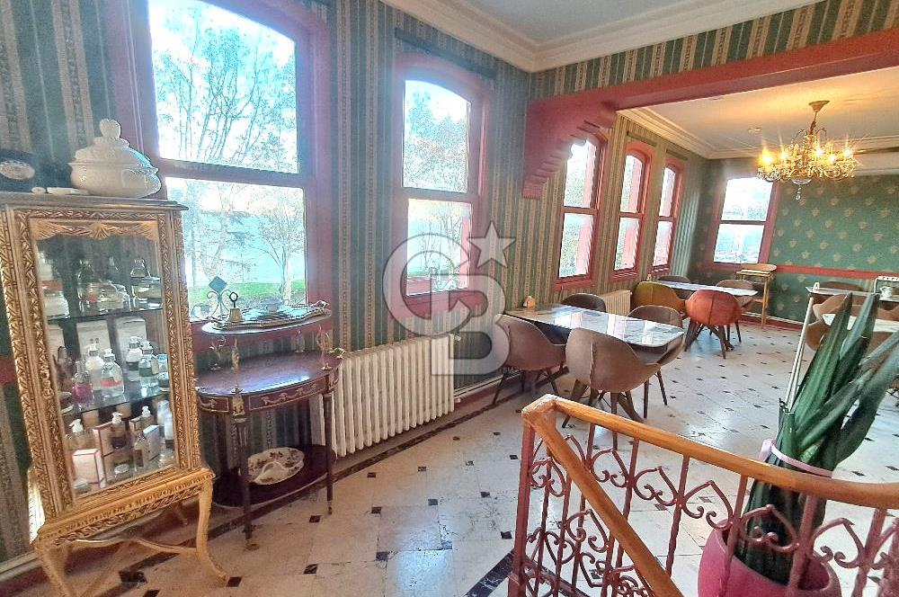 Balat'ta ana cadde üzerinde, deniz manzaralı devren kiralık cafe & restaurant