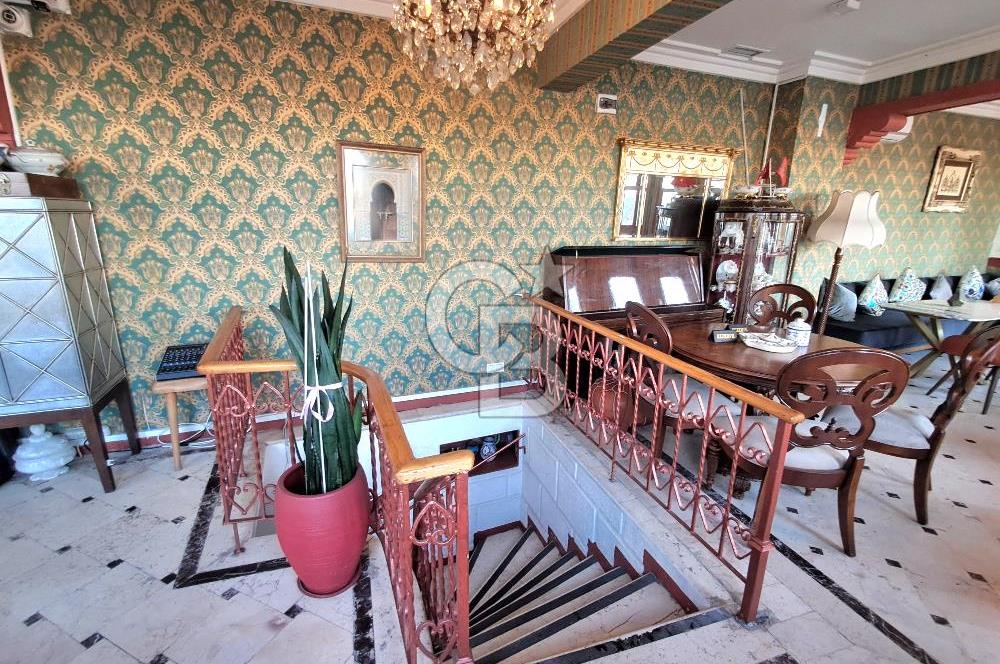 Balat'ta ana cadde üzerinde, deniz manzaralı devren kiralık cafe & restaurant