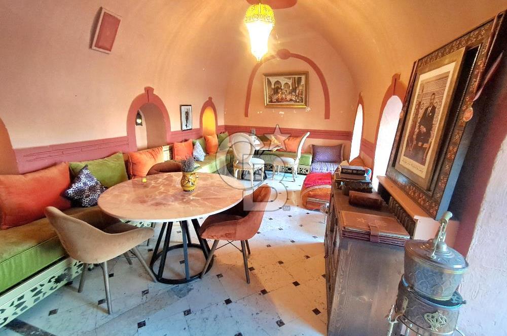 Balat'ta ana cadde üzerinde, deniz manzaralı devren kiralık cafe & restaurant